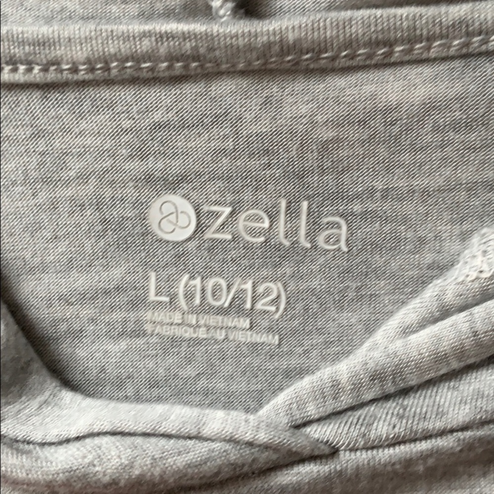 Zella - Picture 3 of 3